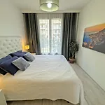Gorgeous Oceanfront Apartment Promenade