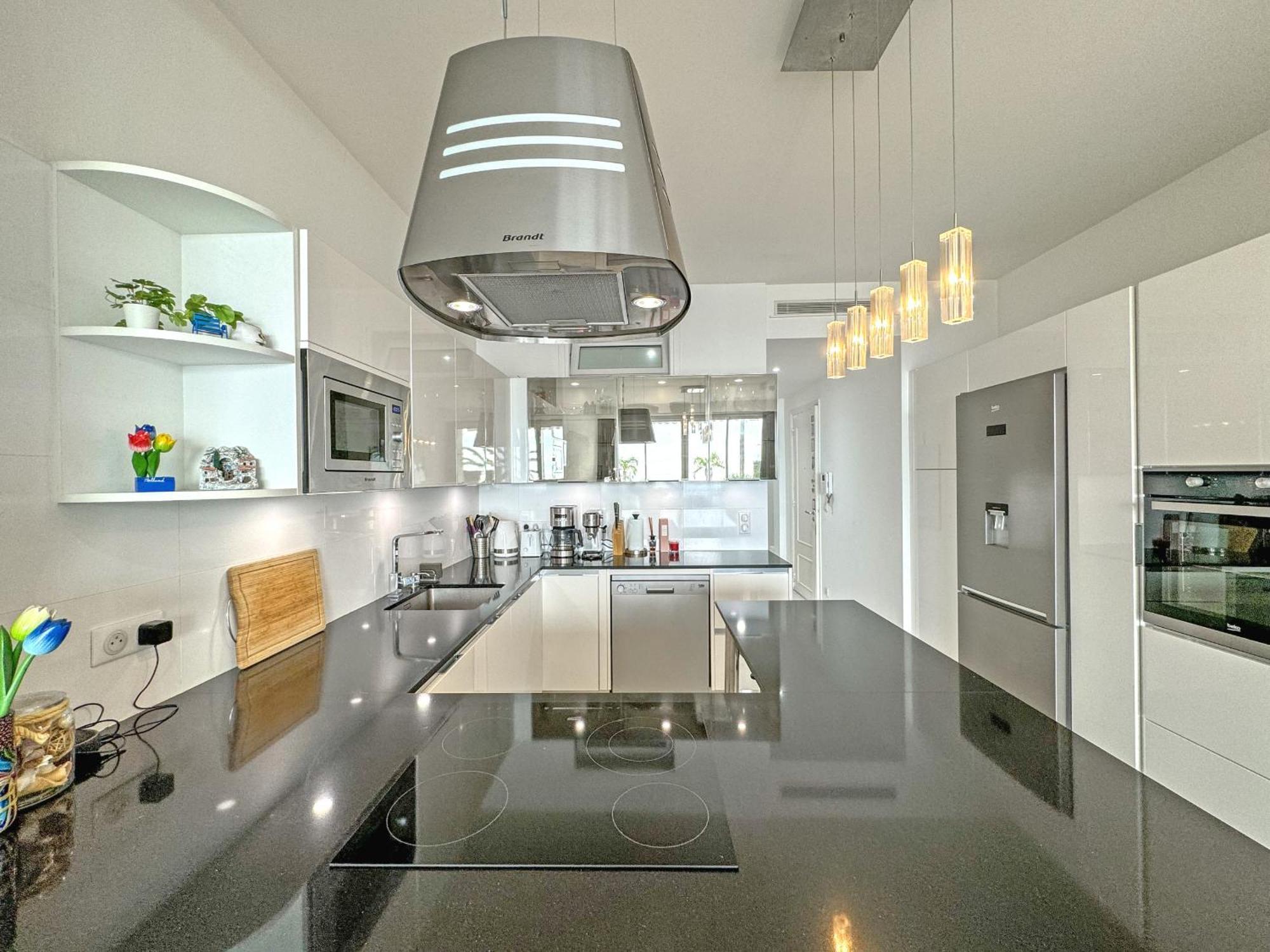 Gorgeous Oceanfront Promenade Appartamento