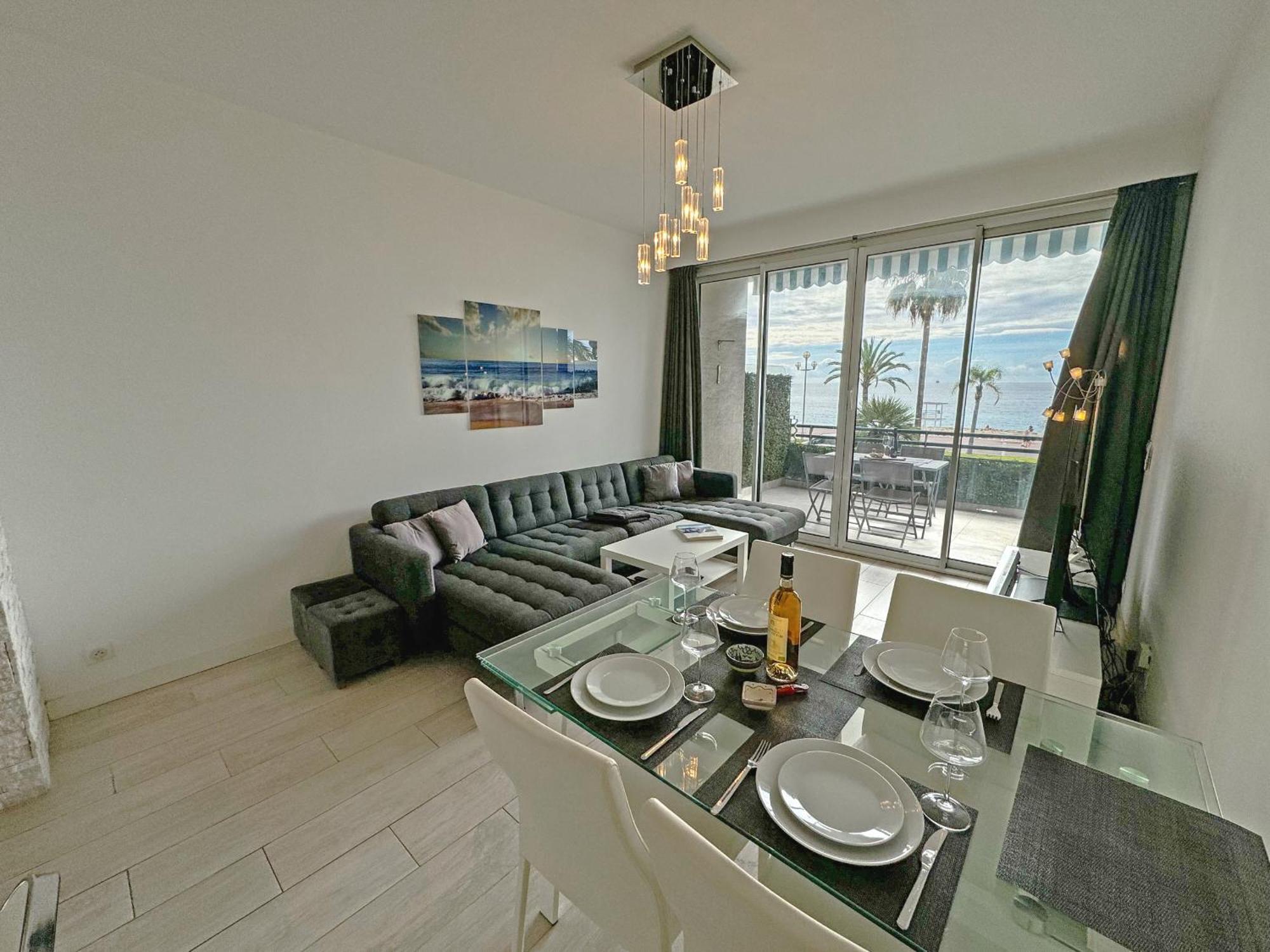 Gorgeous Oceanfront Promenade Nizza